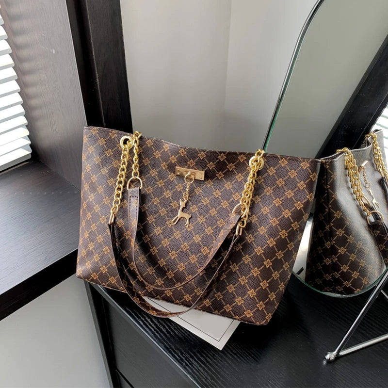 Bolso Elegante de Mujer tipo Tote - Gran capacidad, Diseñado premium con accesorios / ideal para uso diario y oficina.